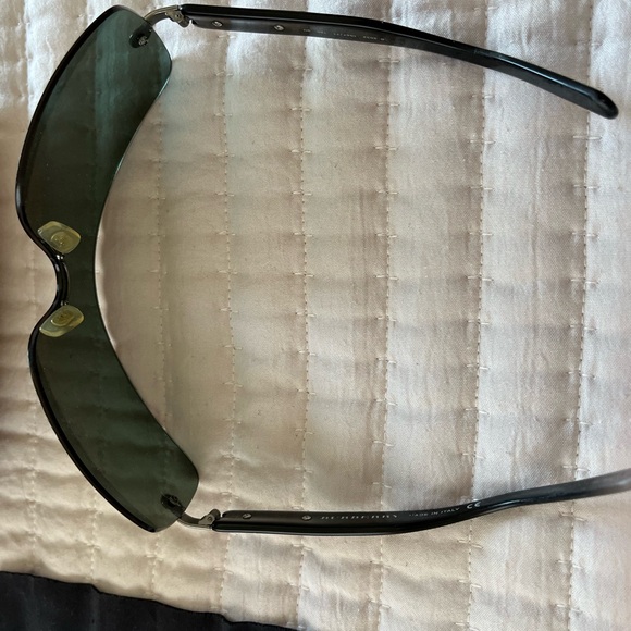 Burberry Stylish Black Aviator Glasses - Picture 2 of 12